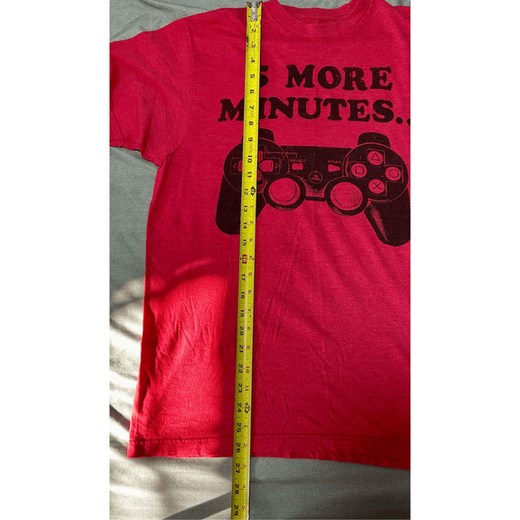 PLAYSTATION Men's Sz M “5 More Minutes" T-Shirt - Red EUC - Picture 6 of 6